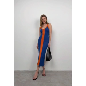 Çift Renk Yırtmaç Detay Elbise