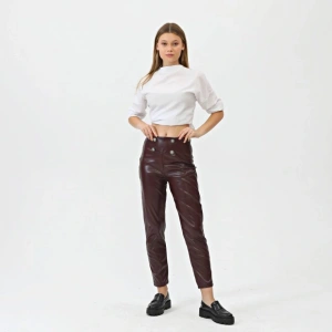 Düğmeli̇ Yan Fermuarli Deri̇ Pantolon