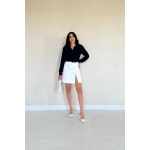 Ekru Yırtmaçlı Gül Detaylı Mini Etek