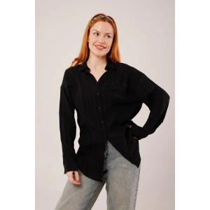 Hakim Yaka Çizgili Cep Detaylı Siyah Gömlek