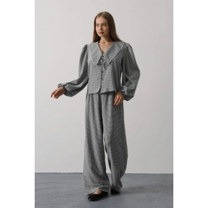 İşlemeli Bebe Yakalı Pantolon Takım - Siyah