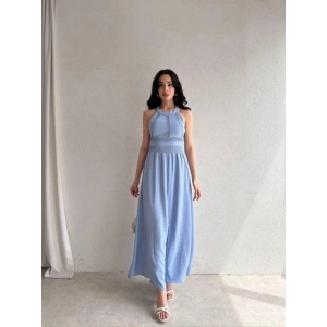 Kadın Krinkil Kumaş Beli Gipeli Halter Yaka Maxi Boy Elbise