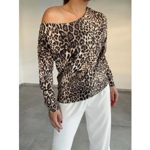 Kadın Uzun Kollu Kayık Yaka Detay Leopar Desen Bluz