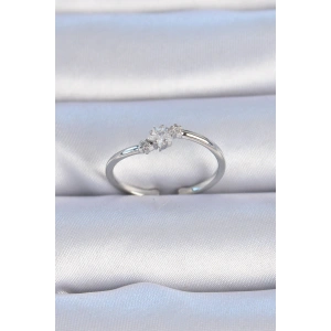 Pirinç Gümüş Renk Çiçek Model Zirkon Taş Detay Kadın Yüzük