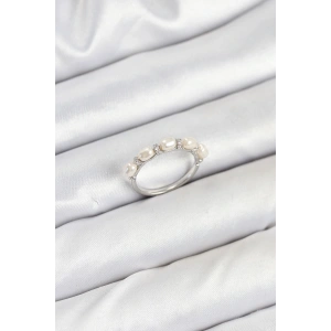 Pirinç Gümüş Renk Sıralı İncili Kadın Yüzük