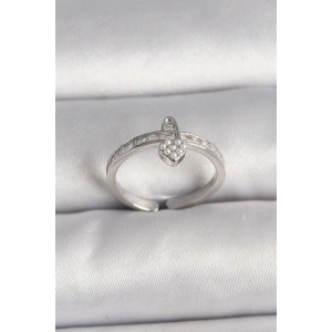 Pirinç Gümüş Renk Zirkon Taşlı İnci Detaylı Kilit Kalp Model Ayarlanabilir Yüzük