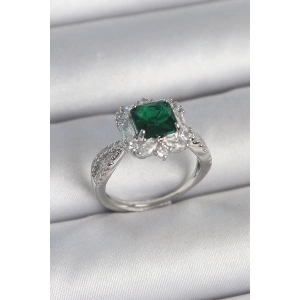 Pirinç Gümüş Renk Zirkon Taşlı Yeşil Tektaş Model Kadın Yüzük