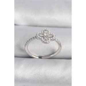 Pirinç Gümüş Renk Zirkon Taşlı Yonca Model İnci Detay Kadın Yüzük