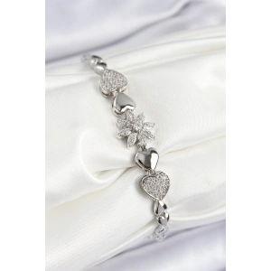 Pirinç Zirkon Taşlı Kalp Detaylı Çiçek Model Gümüş Renk Kadın Bileklik