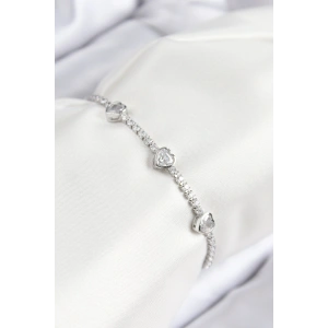 Pirinç Zirkon Taşlı Sıralı Kalp Model Gümüş Renk Asansörlü Kadın Bileklik