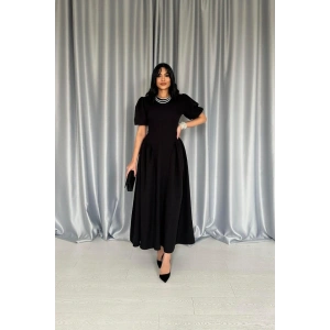 Siyah Etek Yanları Büzgülü Balon Kollu Elbise