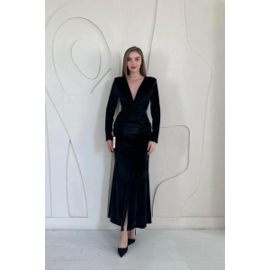 Siyah Önü Yırtmaçlı Güllü Elbise