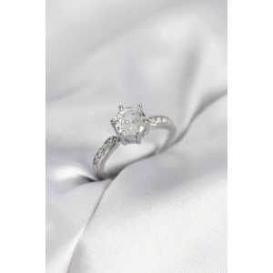 Zirkon Taşlı Tek Taş Model Gümüş Renk Kadın Yüzük