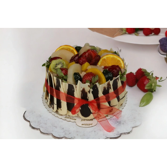 Meyveli Çikolatalı 6-8 Kişilik Pasta