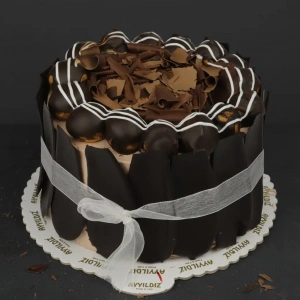 Profiterollü Pasta 4-6 Kişilik