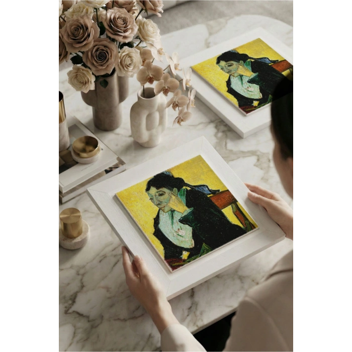 Vincent Van Gogh - Madame Ginouxen Arlesienne - Doğal Ahşap Çerçeveli Taş Tablo