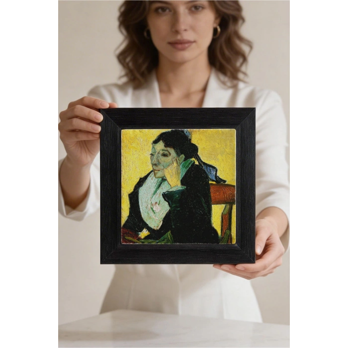 Vincent Van Gogh - Madame Ginouxen Arlesienne - Doğal Ahşap Çerçeveli Taş Tablo