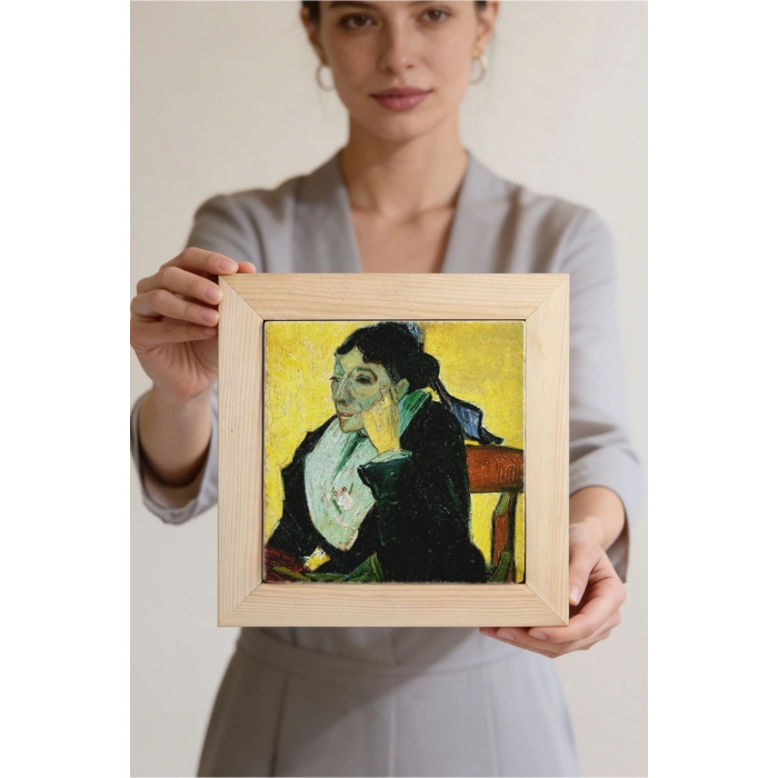 Vincent Van Gogh - Madame Ginouxen Arlesienne - Doğal Ahşap Çerçeveli Taş Tablo