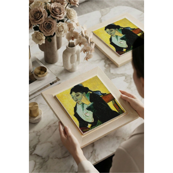 Vincent Van Gogh - Madame Ginouxen Arlesienne - Doğal Ahşap Çerçeveli Taş Tablo