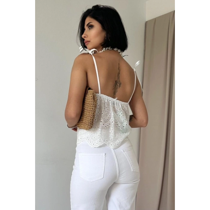 Beyaz Bağcıklı Brode Bluz