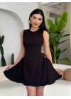 More İnci Detaylı Elbise