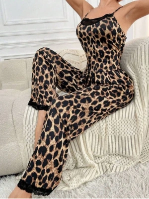 Kadın Ip Askılı Yakası Dantelli Bluz Ve Pijama Sandy Ikili Takım
