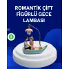 Romantik Sandal Üzerinde Çift Figürü LED Gece Lambası Masa Dekoru