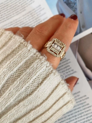 Baget Ayarlanabilir Model Altın Renk Yüzük