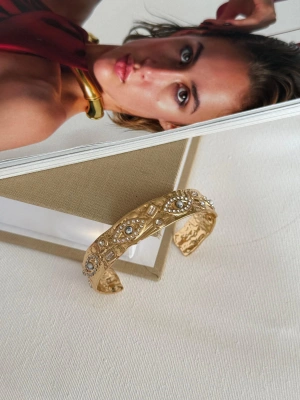 Lucky Şeffaf Taş Kelepçe