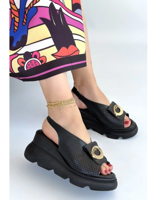 Gwon Siyah Cilt Dolgu Topuk Sandalet