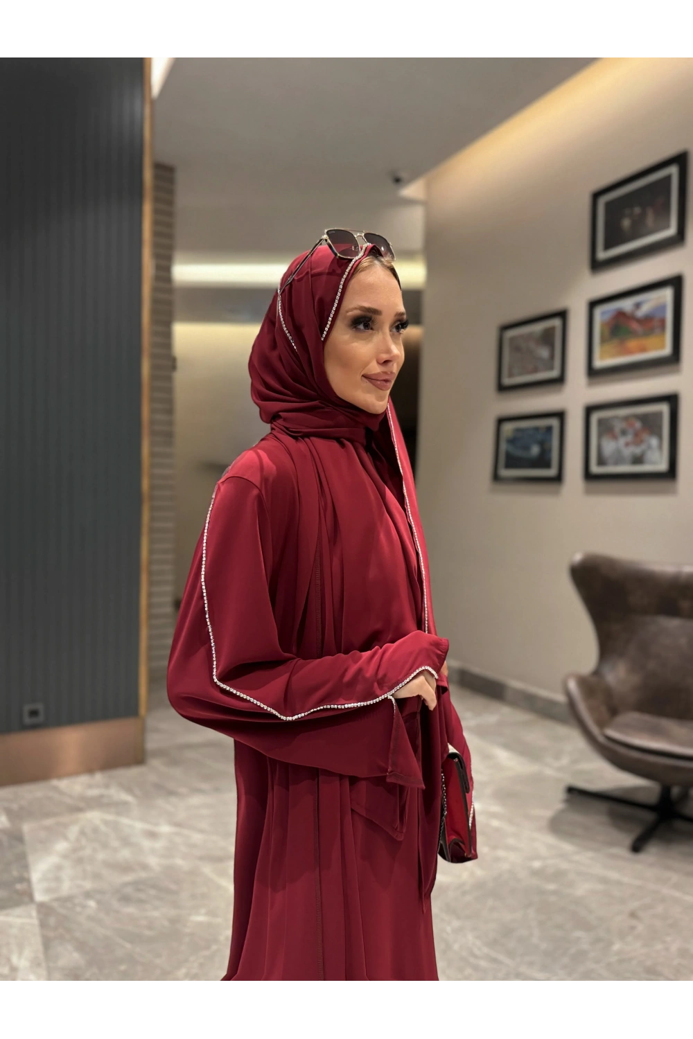Anora Abaya