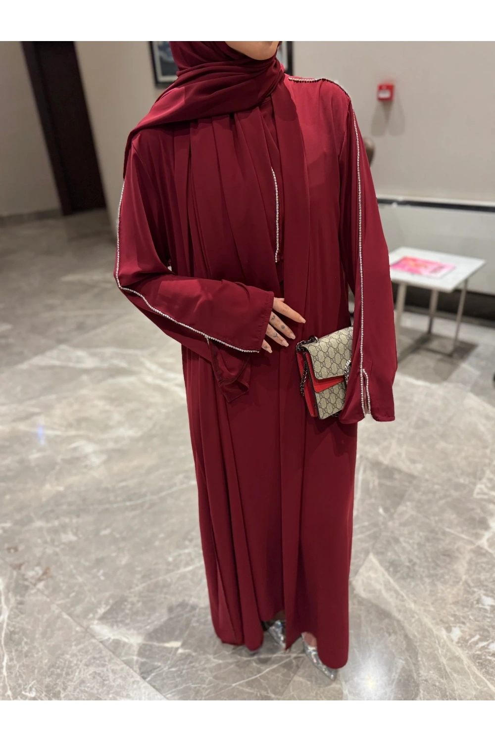 Anora Abaya