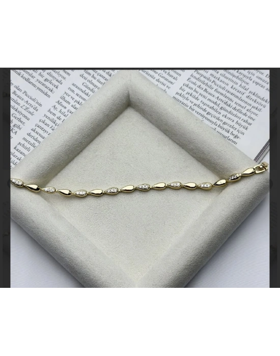 Altın Kaplama Taşlı Badem Model Bileklik