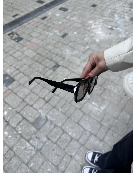 Siyah Çerçeve UV Gözlük