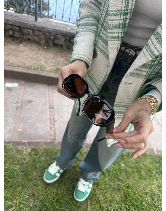 Siyah Çerçeve Kahve UV Cam Gözlük