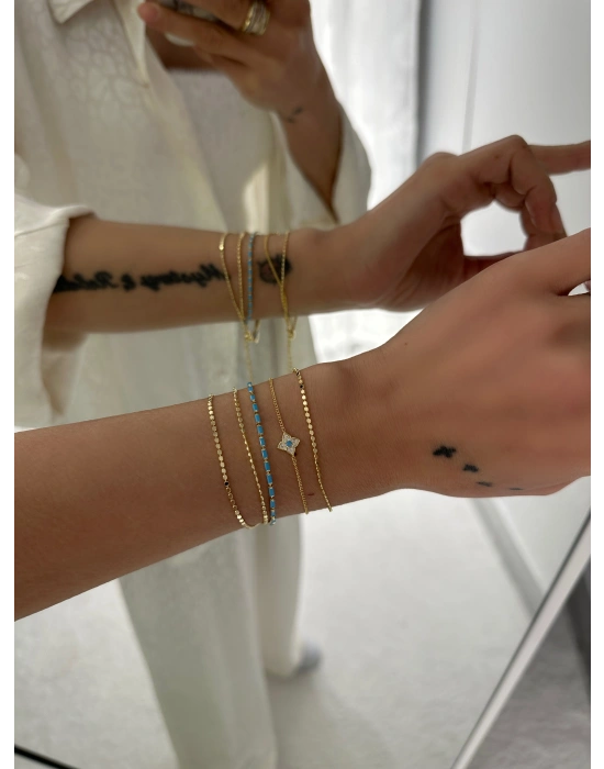 Altın Kaplama Pul Zincir Detaylı Çiçek Model Bileklik