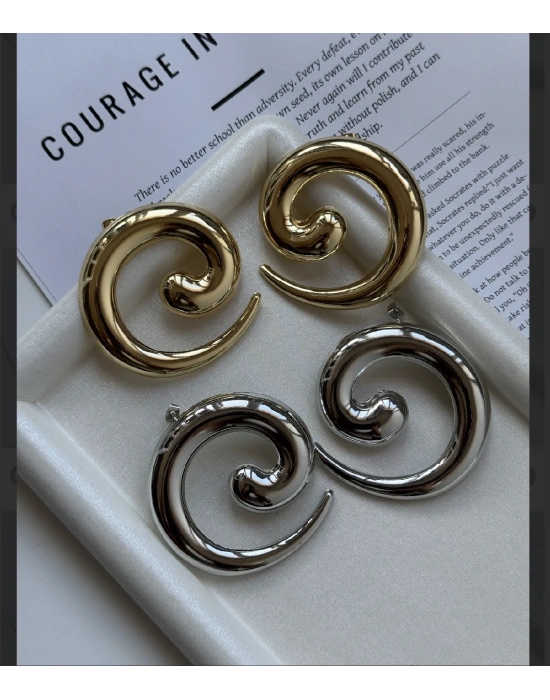 Asimetrik Halka Küpe