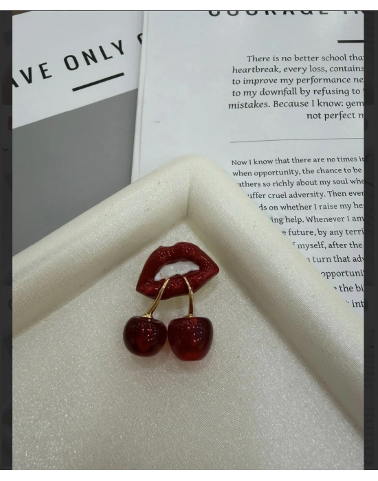 Dudak Kiraz Figür Broş