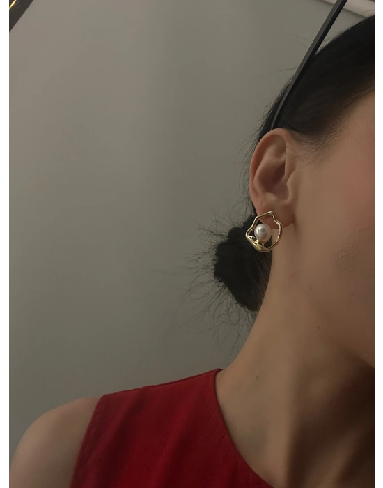 İnci Asimetrik Plaka Küpe