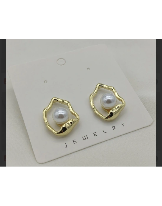 İnci Asimetrik Plaka Küpe