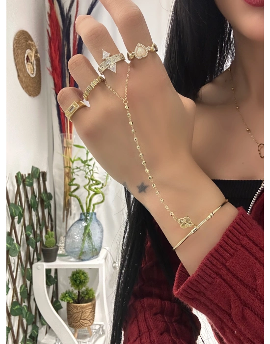 Kelepçeli Şahmeran