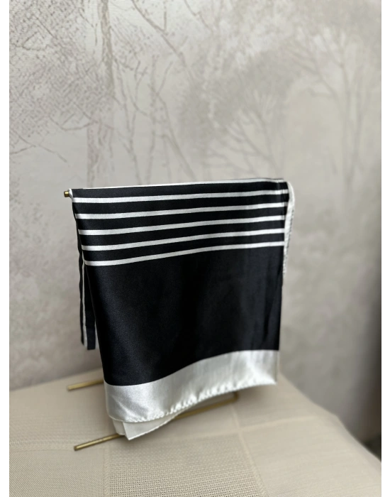 Siyah Beyaz Love Yazılı Fular 90*90