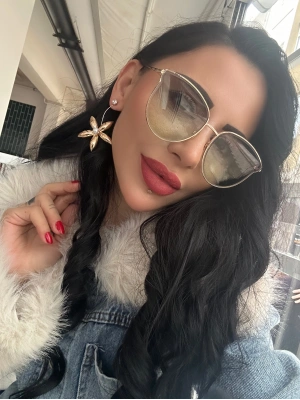 Çiçek Model Tasarım Taşlı Küpe