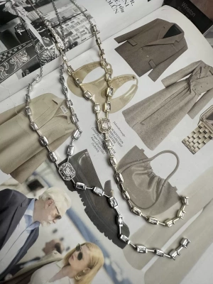 Altın Kaplama Baget Taş Y Kolye