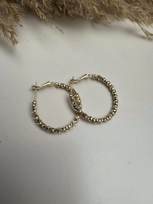 Altın Kaplama Orta Boy Konfeti Küpe