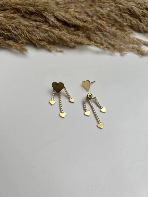 Altın Kaplama Kalp Taş Sallantılı Küpe