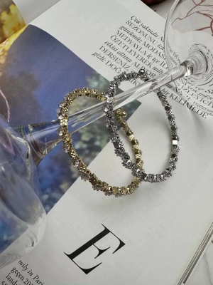 Altın Kaplama Küp Detay Taşlı Bileklik