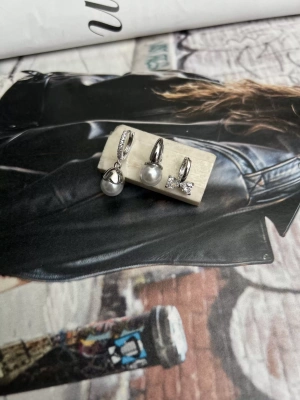 Altın Kaplama Kurdele Detaylı İnci Üçlü Set Küpe