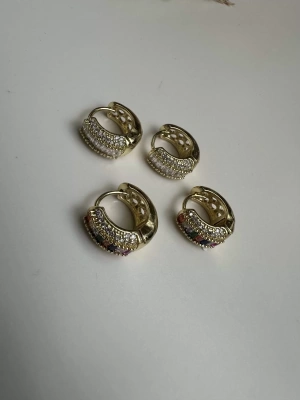 Altın Kaplama Minimal Taşlı Halka Küpe