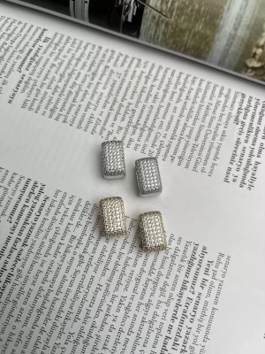 Özel Seri Altın Kaplama Taş Kare Küpe (Orta Boy)